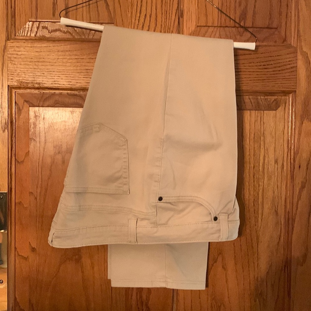 Croft & Barrow khaki jeans
